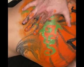 BOYFRIEND PAINTS A PUMPKIN ON MY BIG WHITE ASS AND THEN SMASHES IT ????????