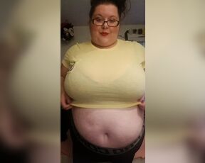 Laurellie93 Wearing Yellow Grogu