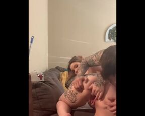 POV CHEATING MILF SQUIRTS & SHOWS THE WORLD HER TIGHT ASS