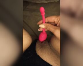 I touch my pussy while waiting for a cock