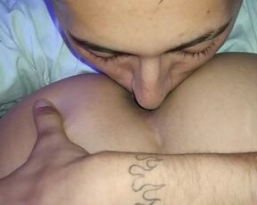 Me meten la lengua en mi culito POV