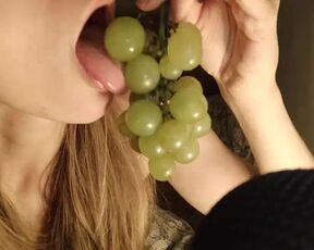 Food fetish ASMR Mouth Sounds and Moaning Teen